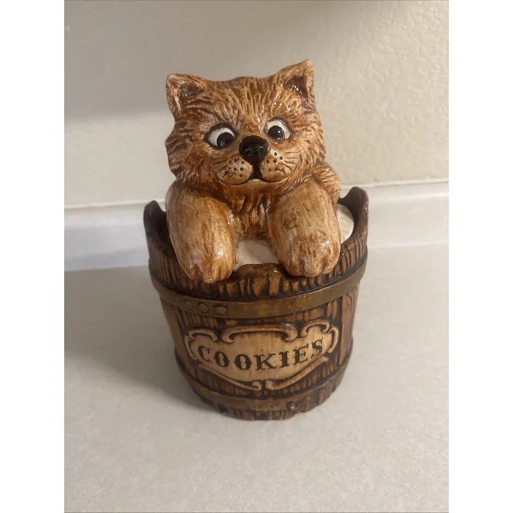 Vtg Cat Cookie Jar Treasure Craft Ceramic Kitten Cat in Barrel  Cottagecore Read